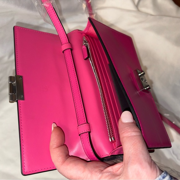 MCM Hot Pink NWT Patricia Continental Crossbody Wallet On Chain Purse *RARE* - Picture 6 of 11